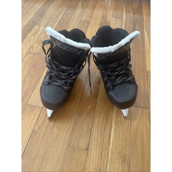 CCM Other - CCM Super Tacks 9370 Youth Hockey Skates Size 13